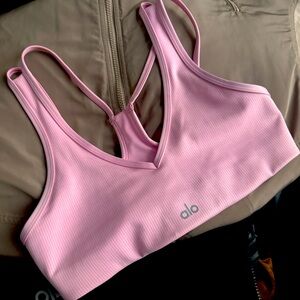 Alo Yoga Airlift Ribbed Jump neck - neck bra - sweet pink - small
